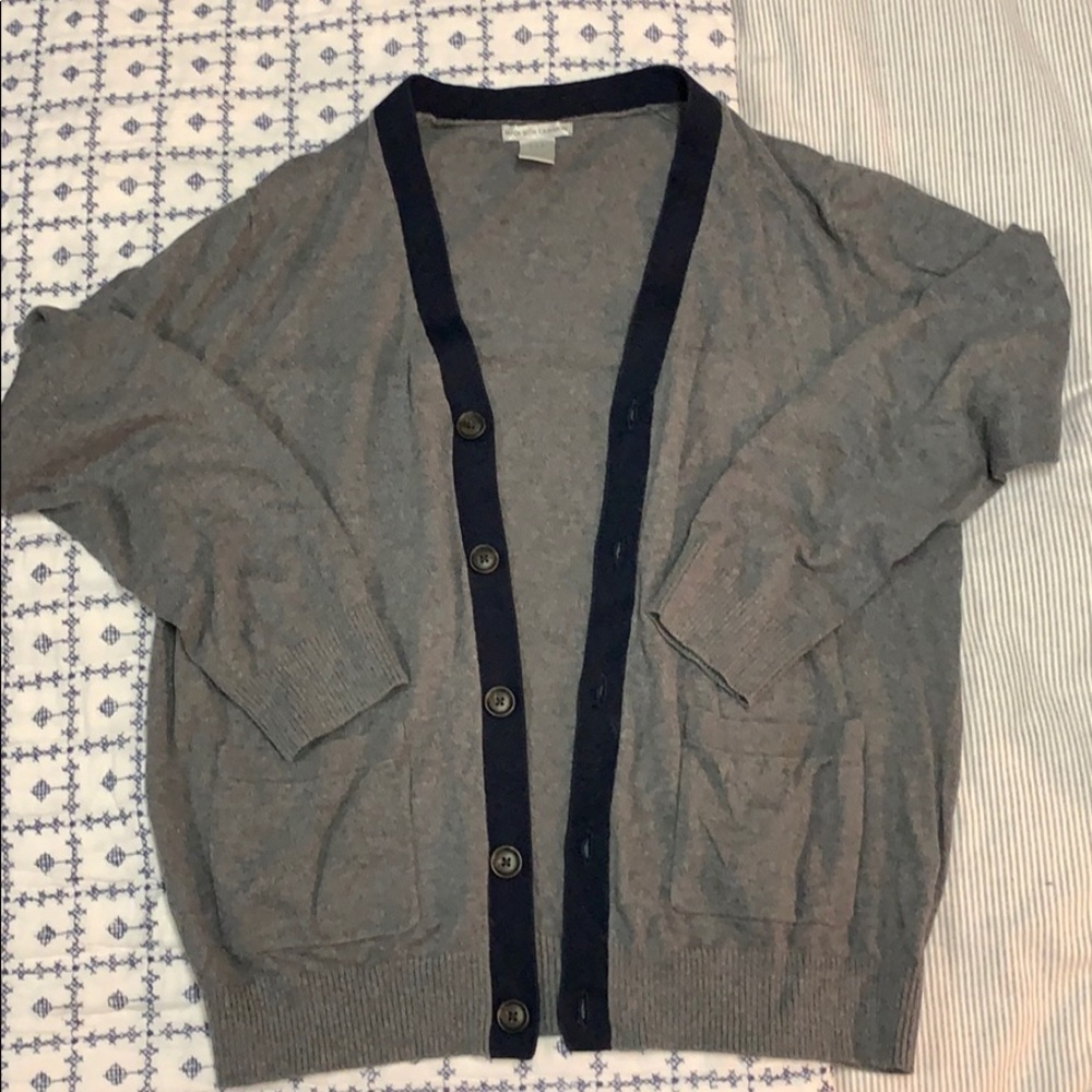 Gray men’s button up Gap sweater